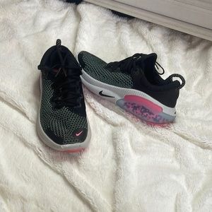 Nike Joyride Run Flyknit